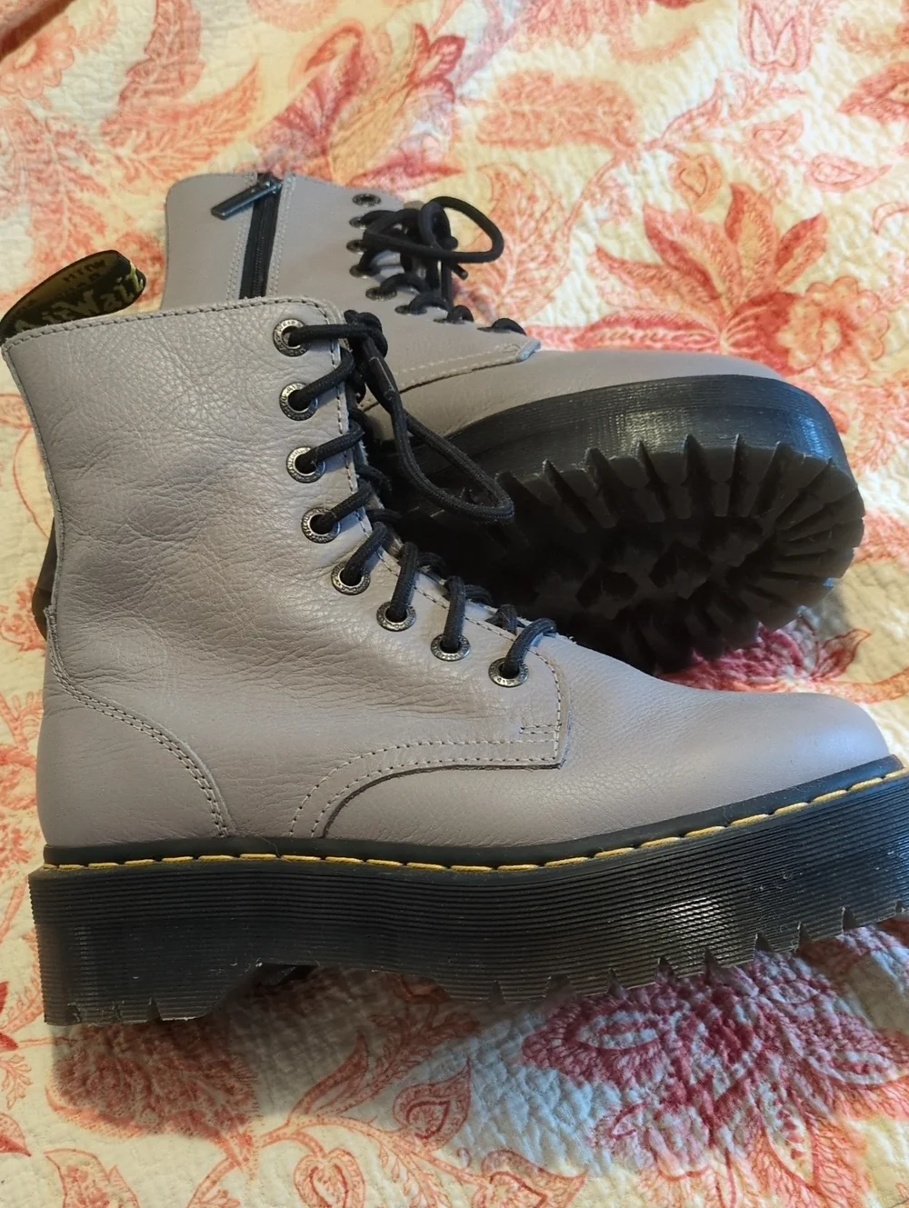 Dr Marten Jadon III Soft Dove Grey Leather Boots. Size 9